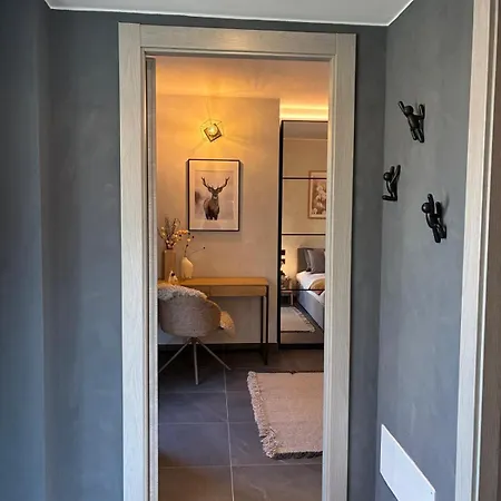 Nuovo Bilocale Con Balcone Panoramico E Posto Auto Apartment Aosta