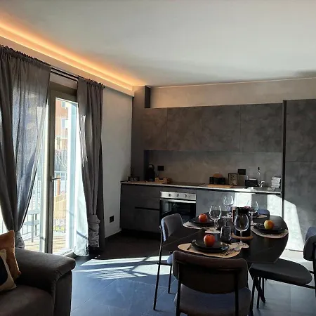 Apartman Nuovo Bilocale Con Balcone Panoramico E Posto Auto Aosta