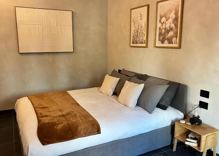 Apartman Nuovo Bilocale Con Balcone Panoramico E Posto Auto Aosta