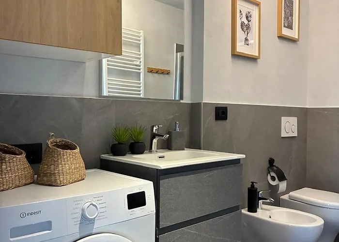 Nuovo Bilocale Con Balcone Panoramico E Posto Auto Aosta